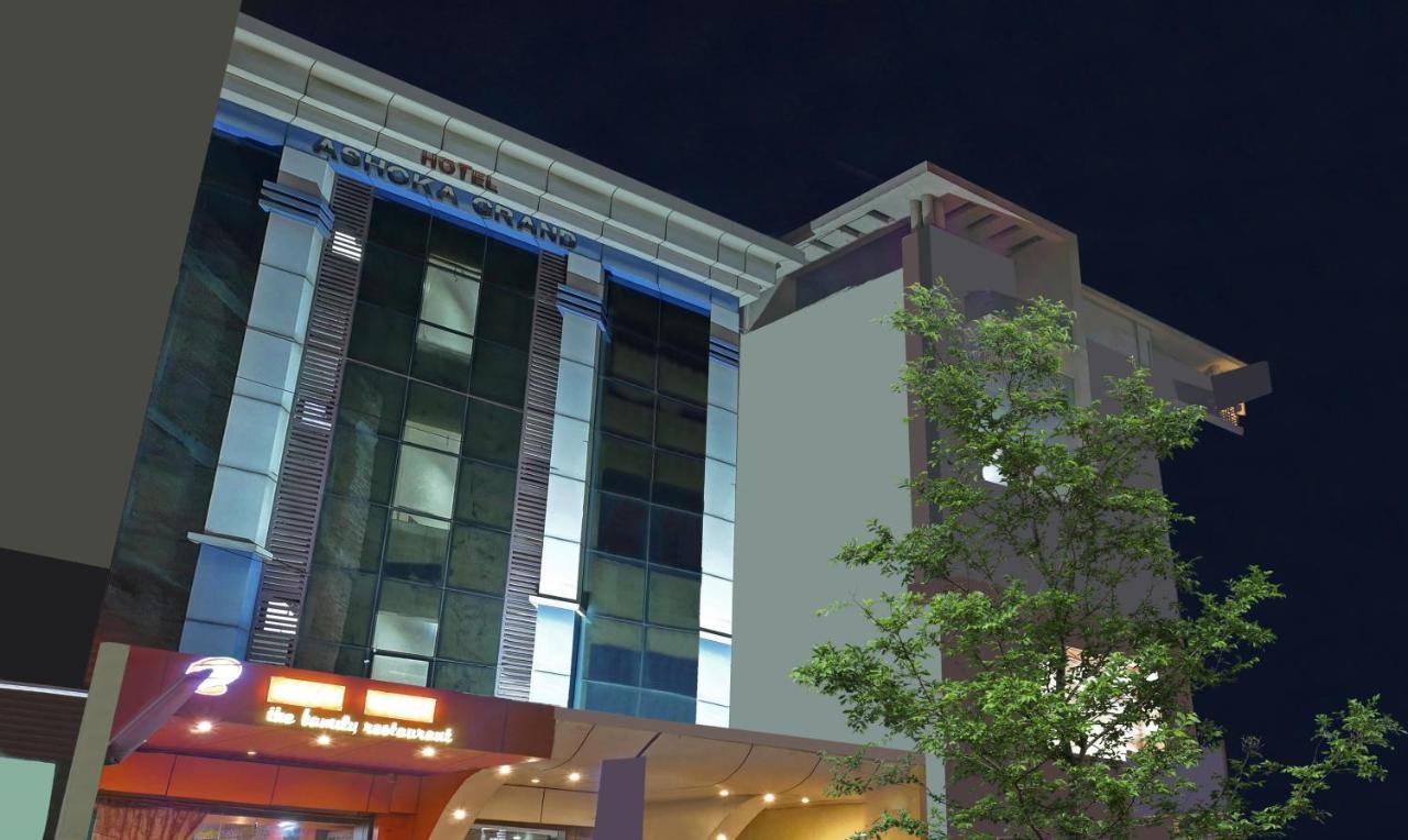Hotel Itsy By Treebo - Ashoka Grand Varanasi Exterior foto